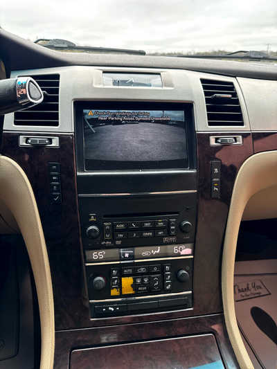 2011 Cadillac Escalade, $10900. Photo 5