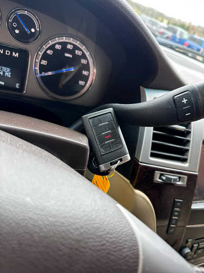 2011 Cadillac Escalade, $10900. Photo 6
