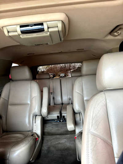 2011 Cadillac Escalade, $10900. Photo 7