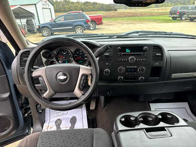 2008 Chevrolet 2500 Crew Cab, $12900. Photo 4