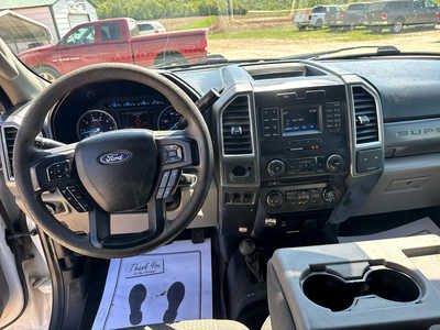 2017 Ford F250 Ext Cab, $15900. Photo 4