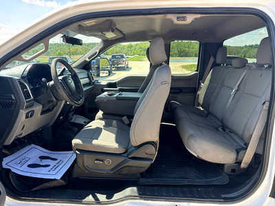 2017 Ford F250 Ext Cab, $15900. Photo 6