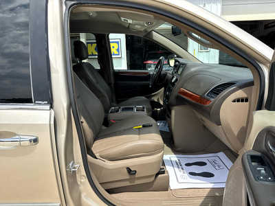 2012 Chrysler Town & Country, $5900. Photo 11