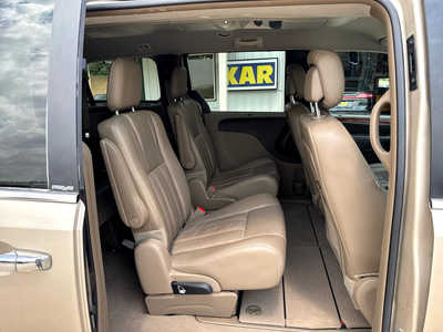 2012 Chrysler Town & Country, $5900. Photo 12