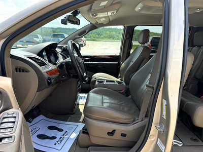 2012 Chrysler Town & Country, $5900. Photo 7