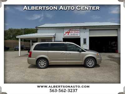 2012 Chrysler Town & Country, $5900. Photo 1