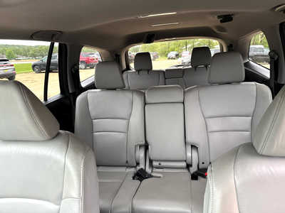 2017 Honda Pilot, $14900. Photo 8