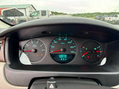 2015 Chevrolet Impala, $7900. Photo 3