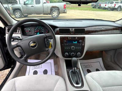 2015 Chevrolet Impala, $7900. Photo 4