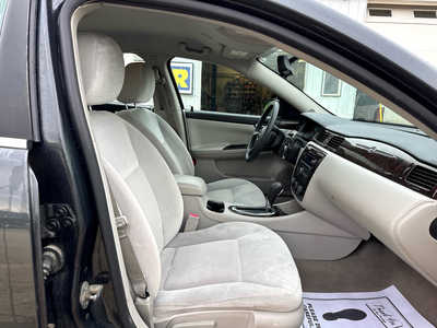 2015 Chevrolet Impala, $7900. Photo 7