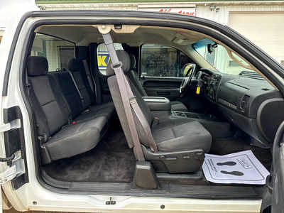 2013 GMC 1500 Ext Cab, $13900. Photo 7