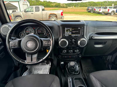 2015 Jeep Wrangler Unlimited, $18900. Photo 4