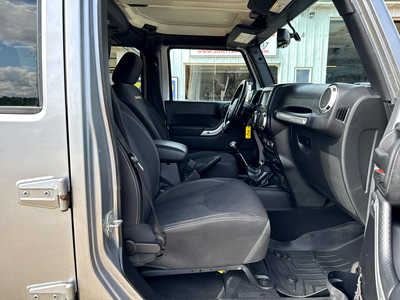2015 Jeep Wrangler Unlimited, $18900. Photo 8