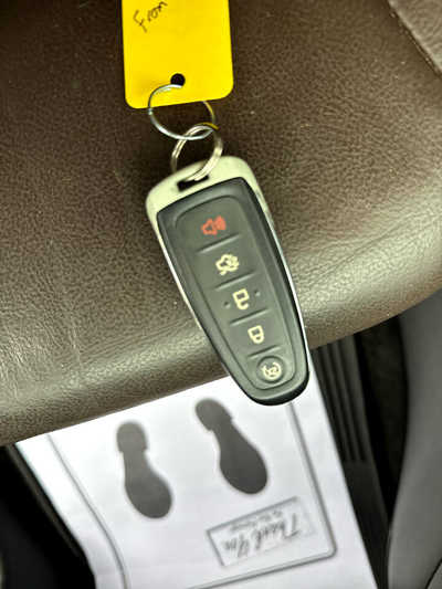 2013 Ford Edge, $4900. Photo 9