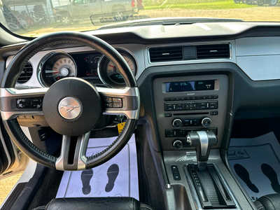2011 Ford Mustang, $8900. Photo 4