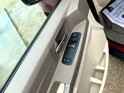 2010 Chrysler Town & Country, $6900. Photo 4
