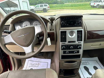 2010 Chrysler Town & Country, $6900. Photo 7