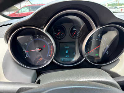 2011 Chevrolet Cruze, $2900. Photo 3