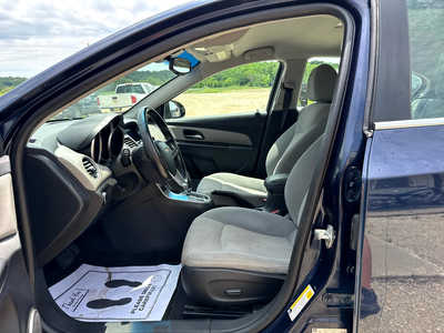 2011 Chevrolet Cruze, $2900. Photo 7