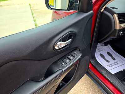 2014 Jeep Cherokee, $5900. Photo 10