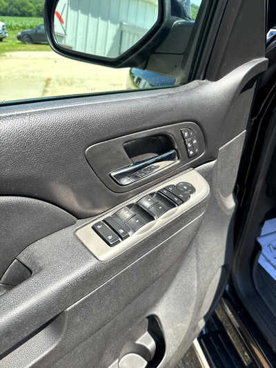 2013 Chevrolet 1500 Crew Cab, $. Photo 5