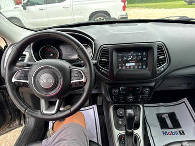 2018 Jeep Compass, $10900. Photo 4