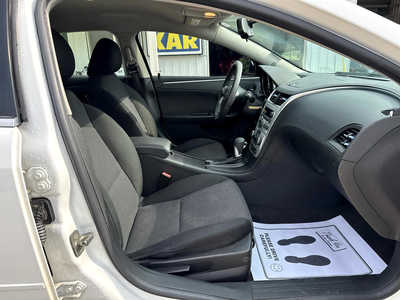 2012 Chevrolet Malibu, $5900. Photo 9
