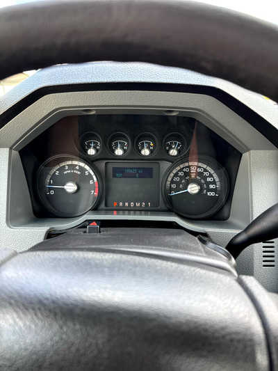 2013 Ford F250 Reg Cab, $12900. Photo 3