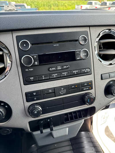 2013 Ford F250 Reg Cab, $12900. Photo 4