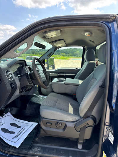 2013 Ford F250 Reg Cab, $12900. Photo 6