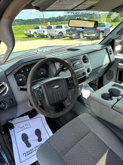 2013 Ford F250 Reg Cab, $12900. Photo 7
