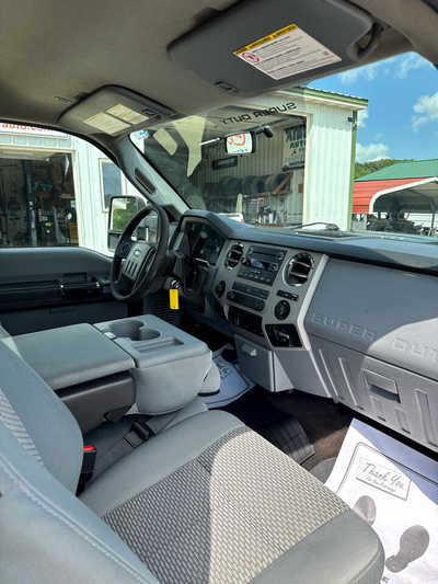 2013 Ford F250 Reg Cab, $12900. Photo 8