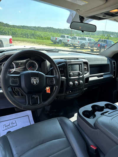 2017 RAM 5500 Reg Cab, $29000. Photo 4