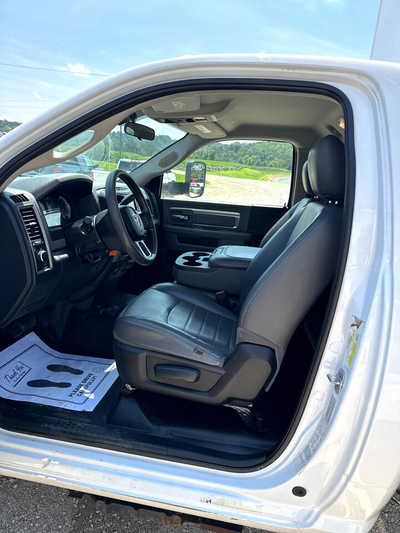 2017 RAM 5500 Reg Cab, $29000. Photo 6