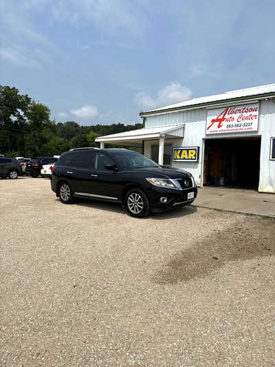 2015 Nissan Pathfinder, $5500. Photo 2