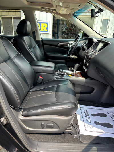 2015 Nissan Pathfinder, $5500. Photo 7