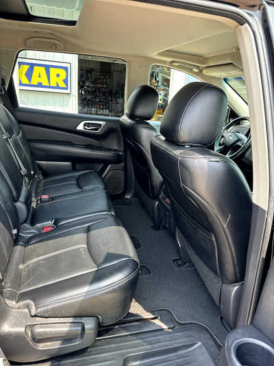 2015 Nissan Pathfinder, $5500. Photo 9