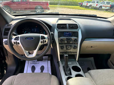 2012 Ford Explorer, $5900. Photo 4