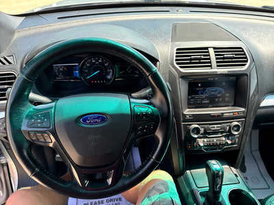 2016 Ford Explorer, $13500. Photo 4
