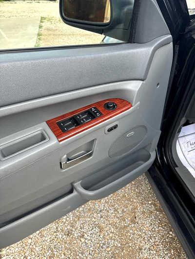 2007 Jeep Grand Cherokee, $3900. Photo 5