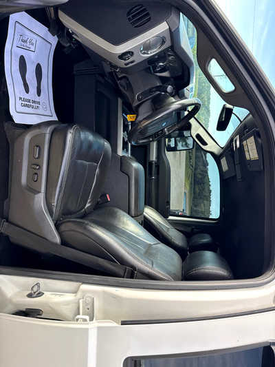 2015 Ford F250 Crew Cab, $18900. Photo 8