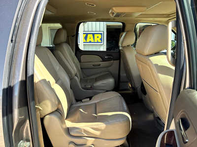 2014 Chevrolet Suburban, $9900. Photo 10