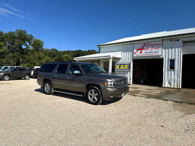2014 Chevrolet Suburban, $9900. Photo 2