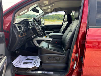 2018 Nissan Titan, $28900. Photo 7