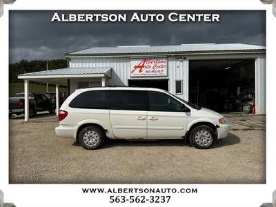 2005 Chrysler Town & Country, $1150. Photo 1