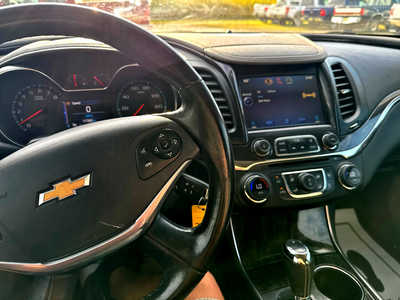 2014 Chevrolet Impala, $9900. Photo 4