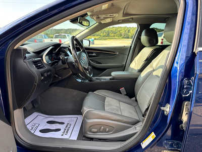 2014 Chevrolet Impala, $9900. Photo 7