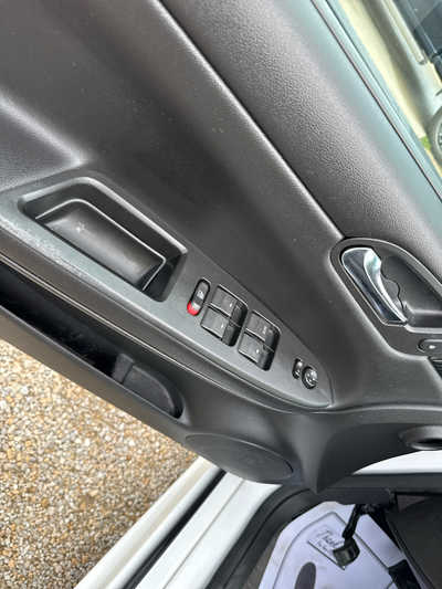 2012 Chevrolet Impala, $3900. Photo 5