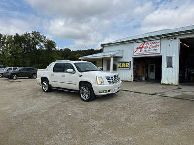2007 Cadillac Escalade EXT, $4900. Photo 2