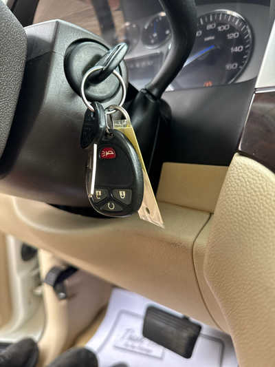2007 Cadillac Escalade EXT, $4900. Photo 6